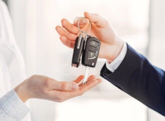 How Renting a McLaren in Dubai Can Elevate Your Business Status Overnight?