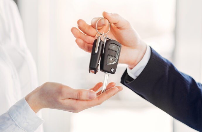 How Renting a McLaren in Dubai Can Elevate Your Business Status Overnight?