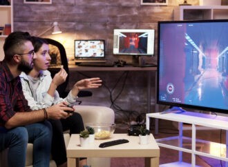 Are Services Like Netflix Games Making Mobile Gaming More Accessible?