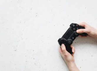 PS5 vs Xbox Series X: Which Console Deserves Your Investment?