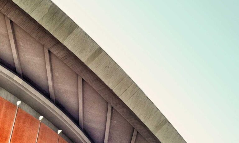 why are tuzialadu hotel comforters so fluffy